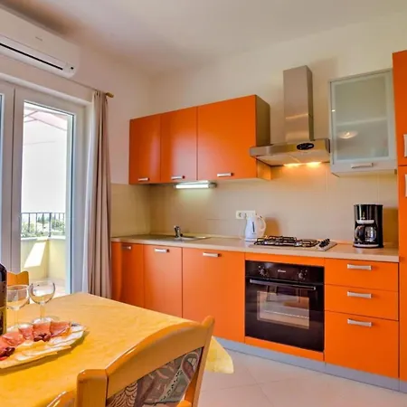 Wonderful With Sea View And Shared Pool * Brseč