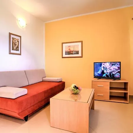 Wonderful With Sea View And Shared Pool Apartment *