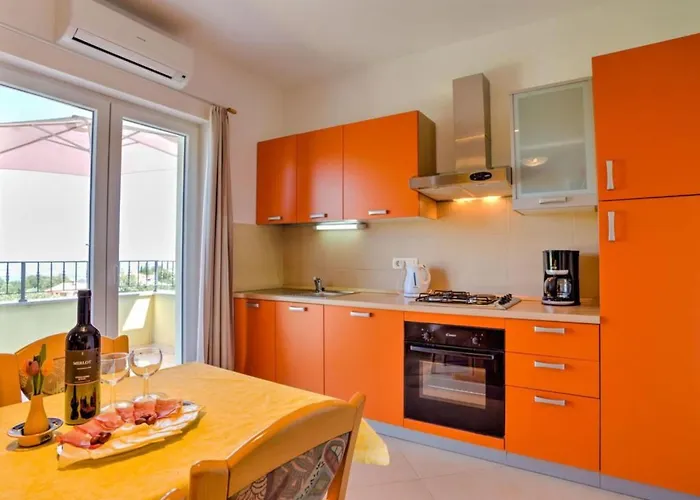Wonderful With Sea View And Shared Pool * Brseč