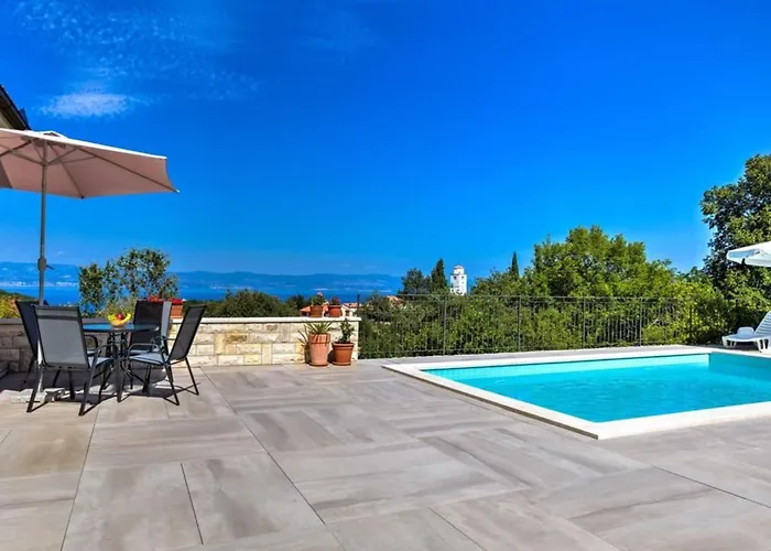 Wonderful With Sea View And Shared Pool * Brseč